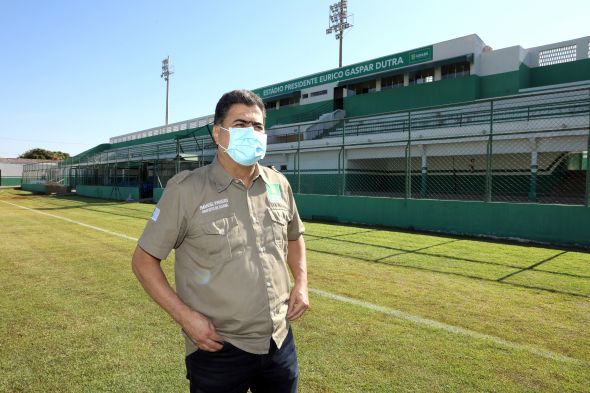 Prefeitura De Cuiaba Pinheiro Libera Treino Do Santos No Dutrinha Em Homenagem A Torcida E Aos Tempos Em Que Pele Jogou No Estadio