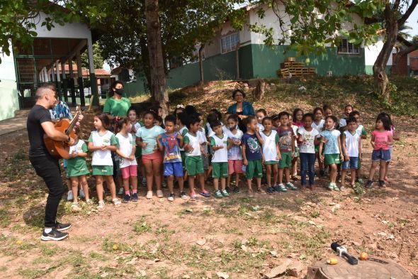 Rebojando leva conscientização ambiental às crianças da região